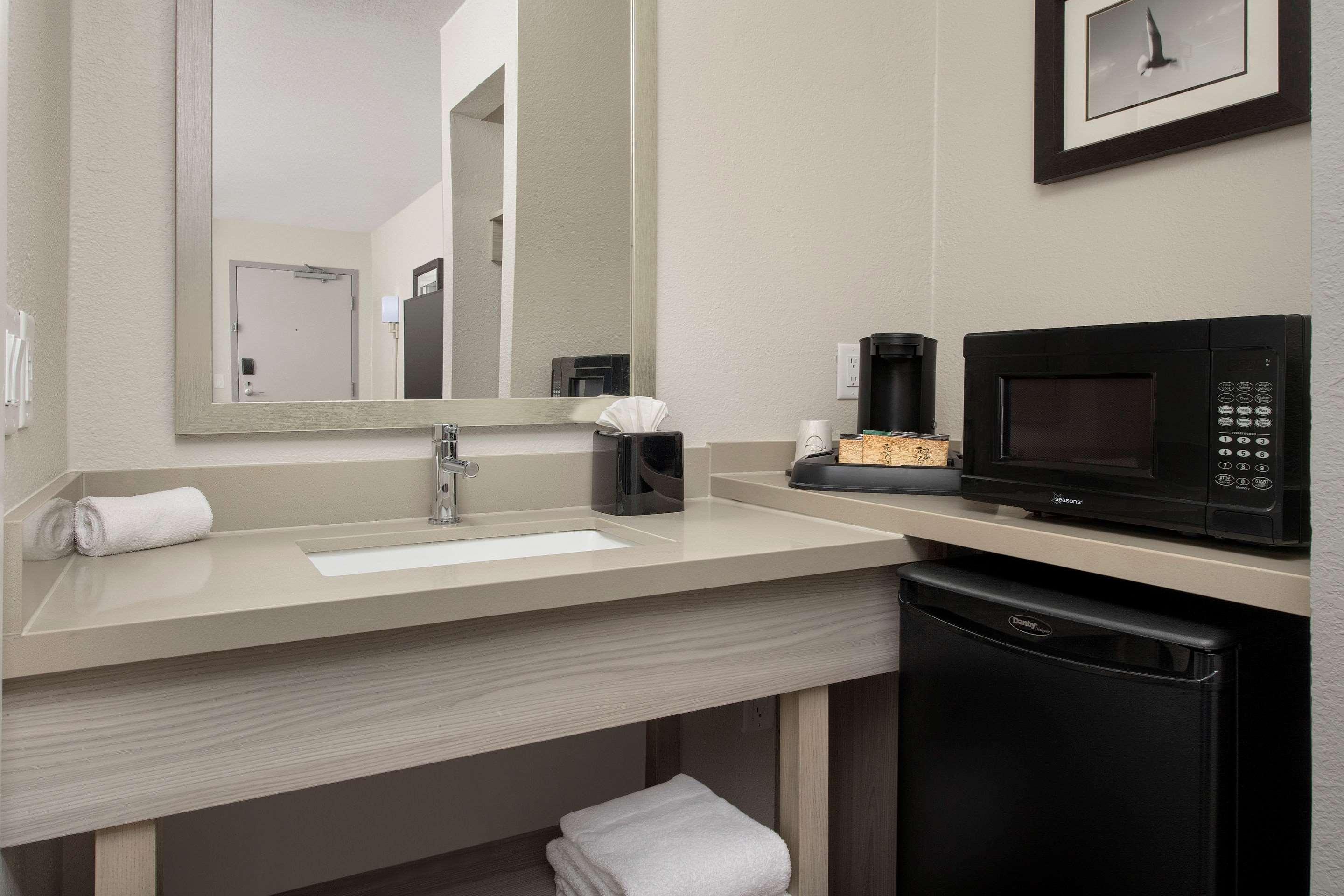 Quality Inn Atlantic Beach-Mayo Clinic Jax Area Exterior foto